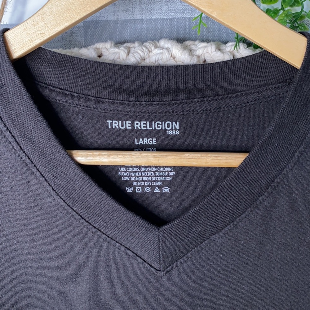 True Religion T Shirt V neck - Picture 3 of 4